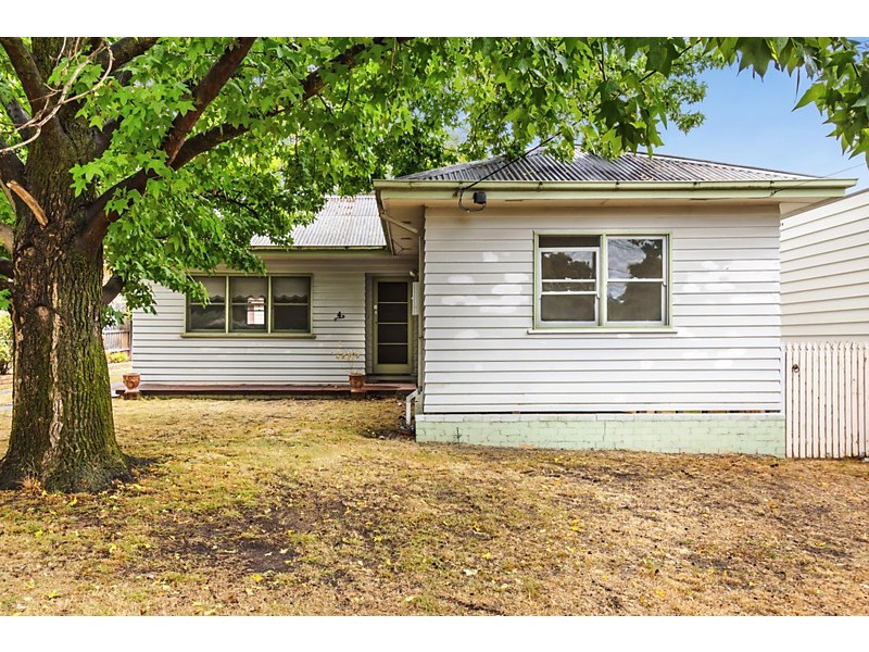 4 Milne Street, Mitcham VIC 3132