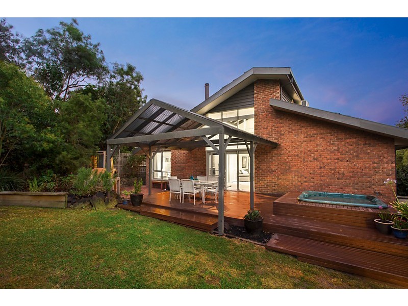 8 Gelea Crescent, Vermont South VIC 3133