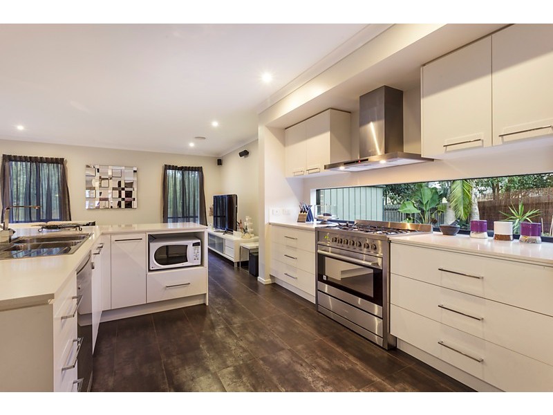 11 Iris Court, Blackburn North VIC 3130