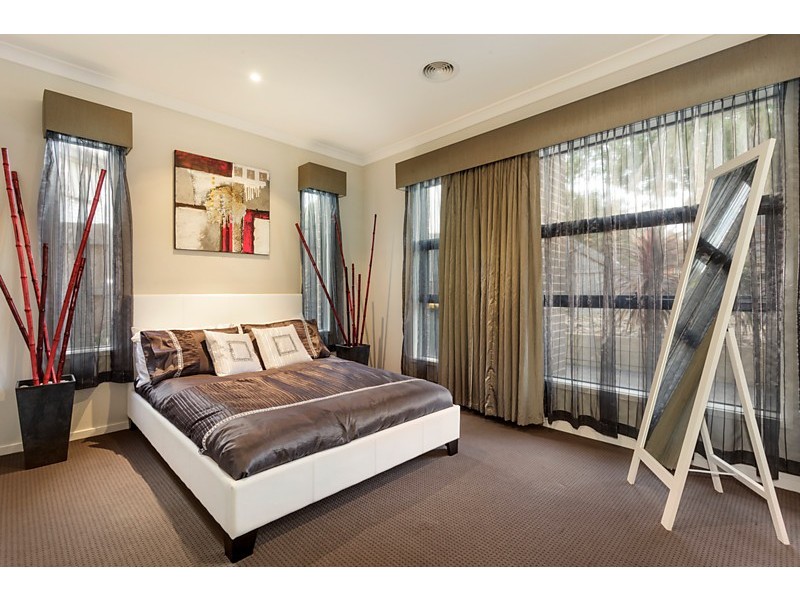 11 Iris Court, Blackburn North VIC 3130