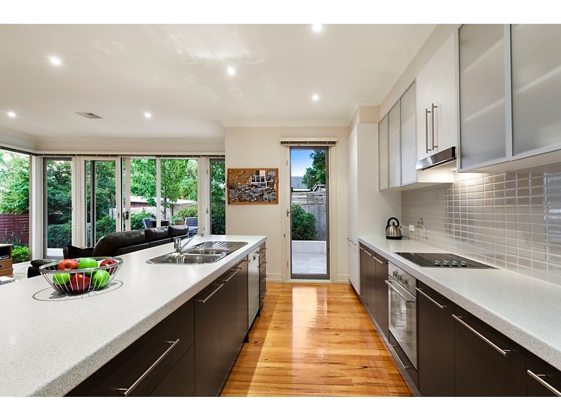 2/12 Centre Road, Vermont VIC 3133