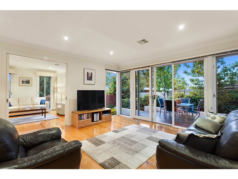 2/12 Centre Road, Vermont VIC 3133