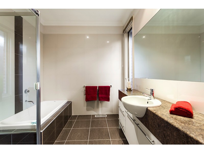 2/12 Centre Road, Vermont VIC 3133