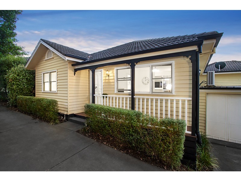 2/13 Creek Road, Mitcham VIC 3132