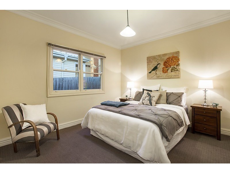 2/13 Creek Road, Mitcham VIC 3132