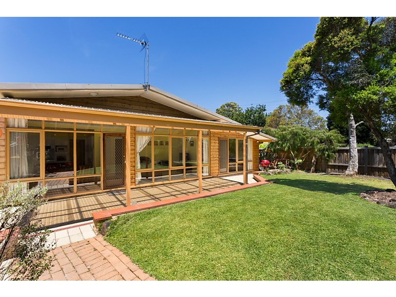 9 Henwood Street, Forest Hill VIC 3131