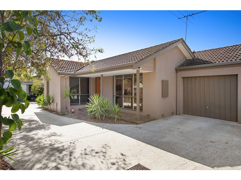 2/18 McClares Road, Vermont VIC 3133
