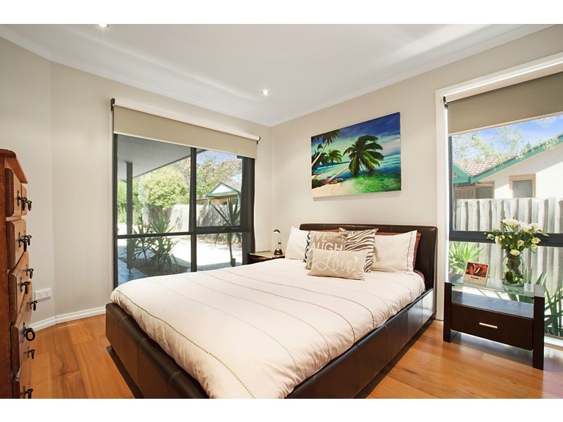 2/18 McClares Road, Vermont VIC 3133