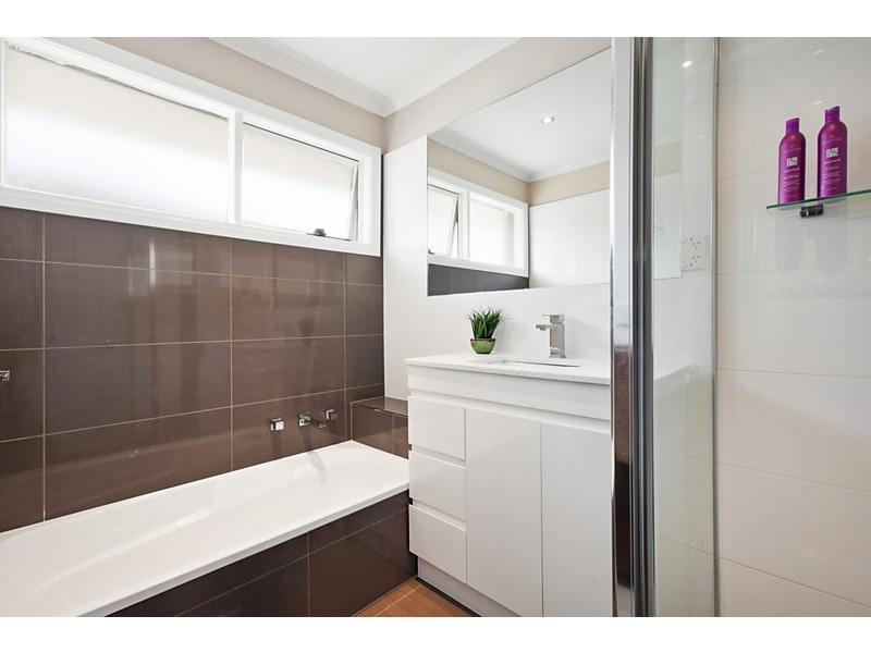 2/18 McClares Road, Vermont VIC 3133