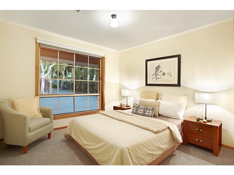 2/4 Alwyn Court, Mitcham VIC 3132