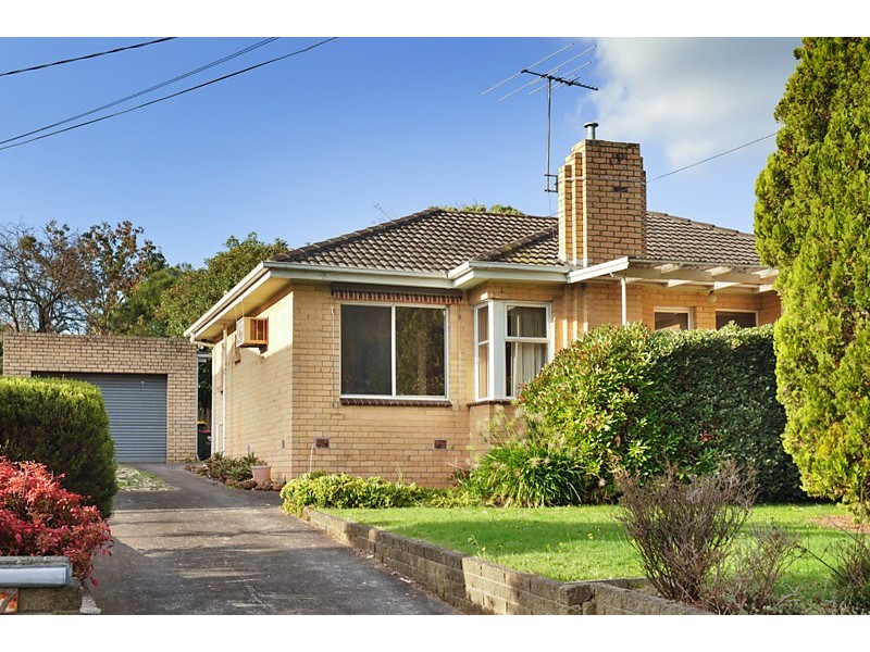17 Compton Street, Mitcham VIC 3132