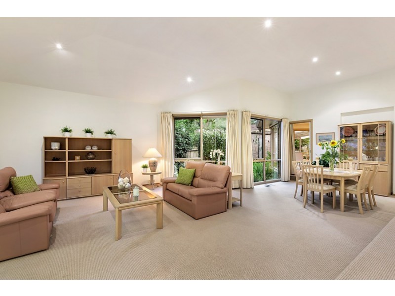 9 Myrtle Grove, Blackburn VIC 3130