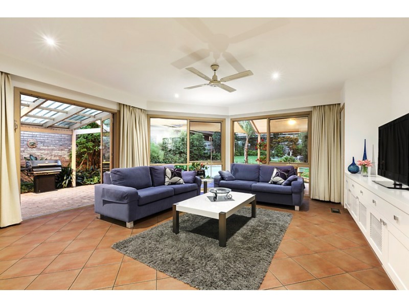 9 Myrtle Grove, Blackburn VIC 3130