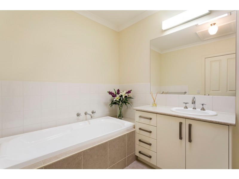 3/19 Halls Parade, Mitcham VIC 3132