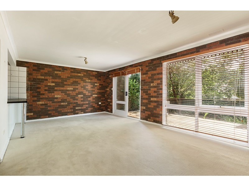 2a McGhee Avenue, Mitcham VIC 3132