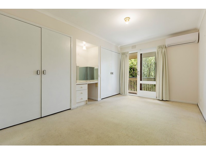 2a McGhee Avenue, Mitcham VIC 3132