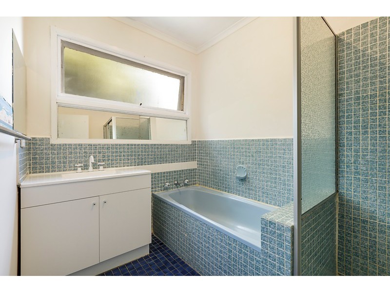 2a McGhee Avenue, Mitcham VIC 3132