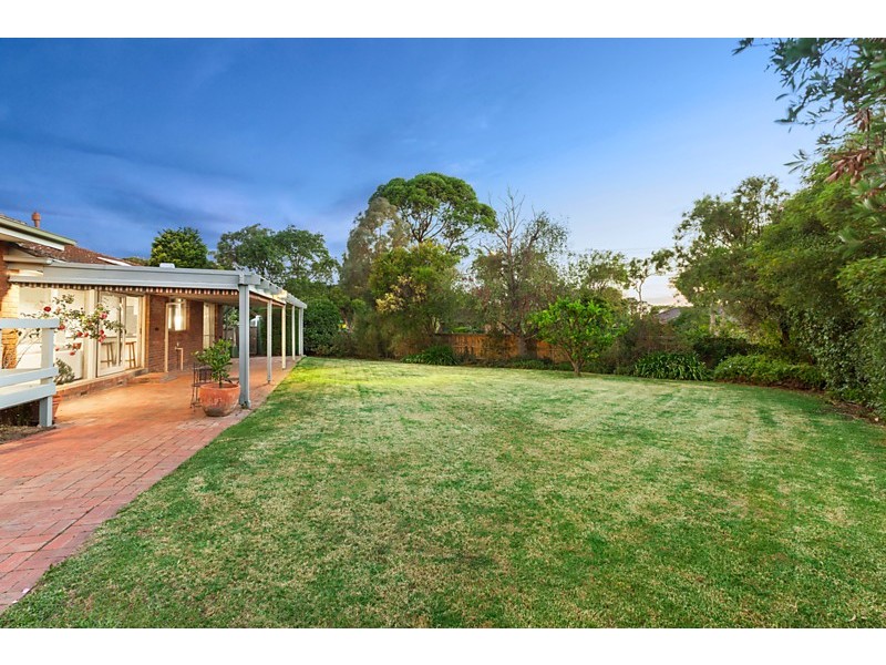 25 Coonawarra Drive, Vermont South VIC 3133