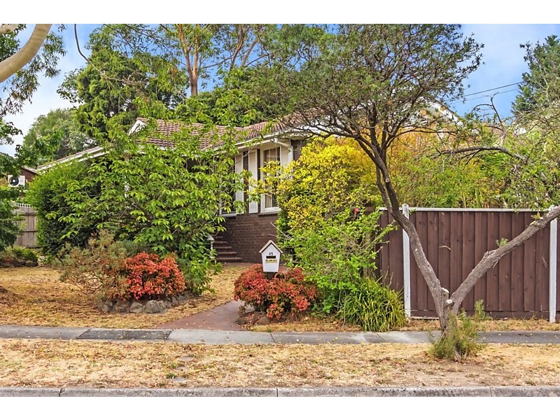 243 Gallaghers Rd & 45 Driftwood Dve, Glen Waverley VIC 3150