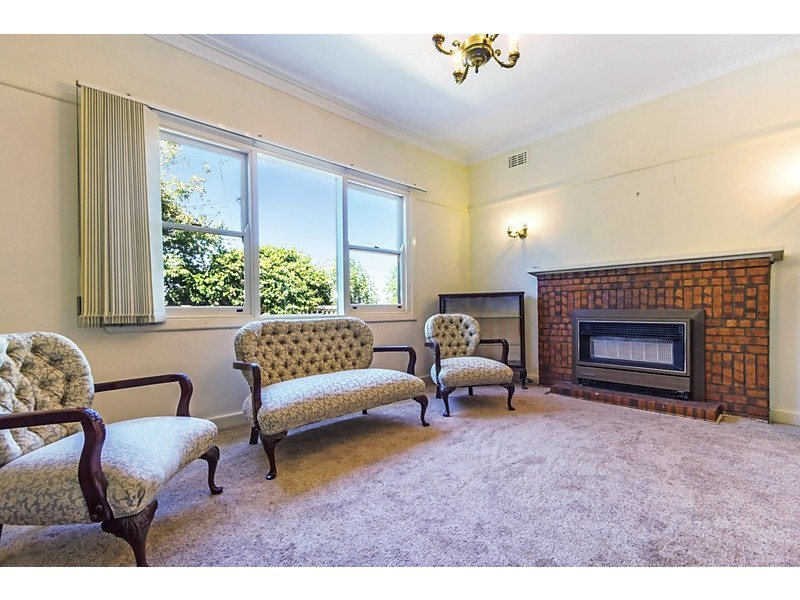 4 Talbett Street, Burwood VIC 3125