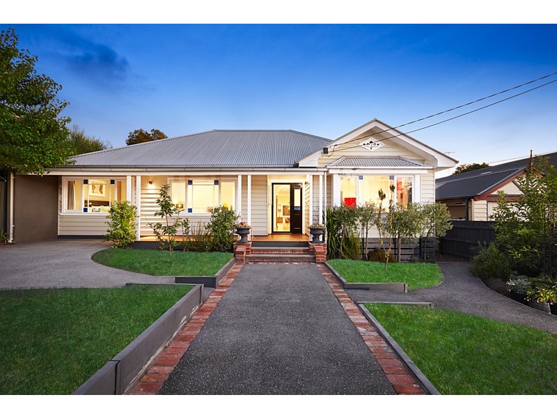 18 Victoria Avenue, Mitcham VIC 3132