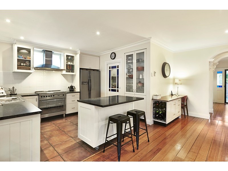 18 Victoria Avenue, Mitcham VIC 3132