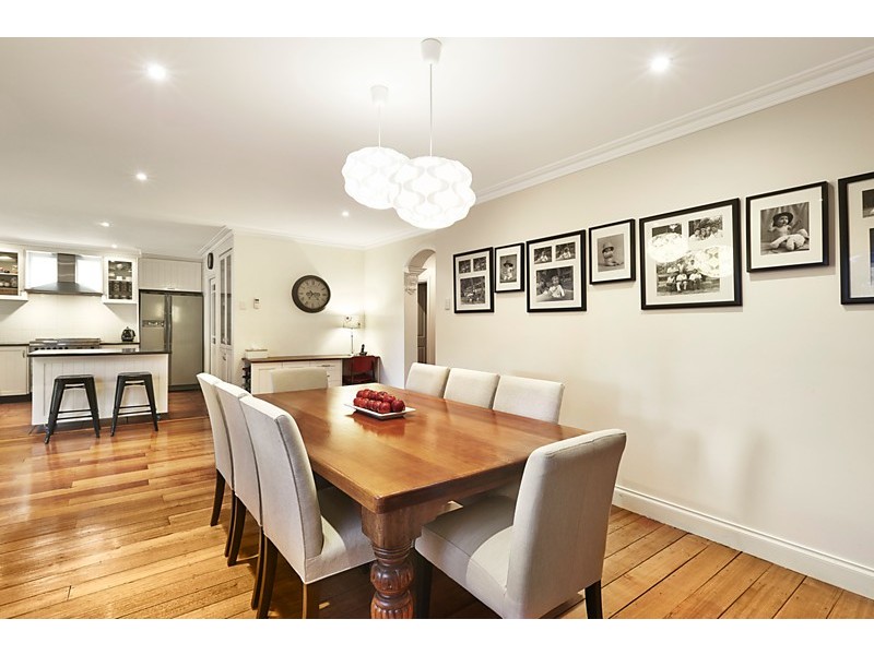 18 Victoria Avenue, Mitcham VIC 3132