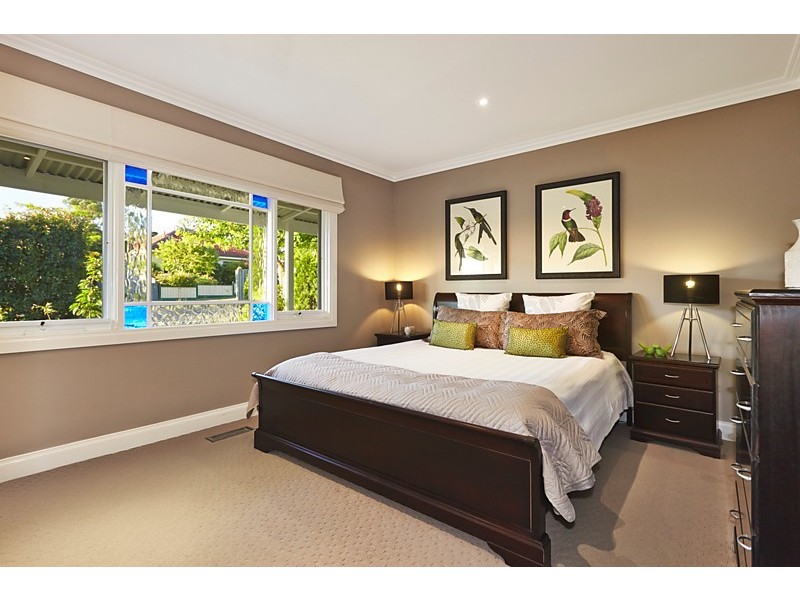 18 Victoria Avenue, Mitcham VIC 3132