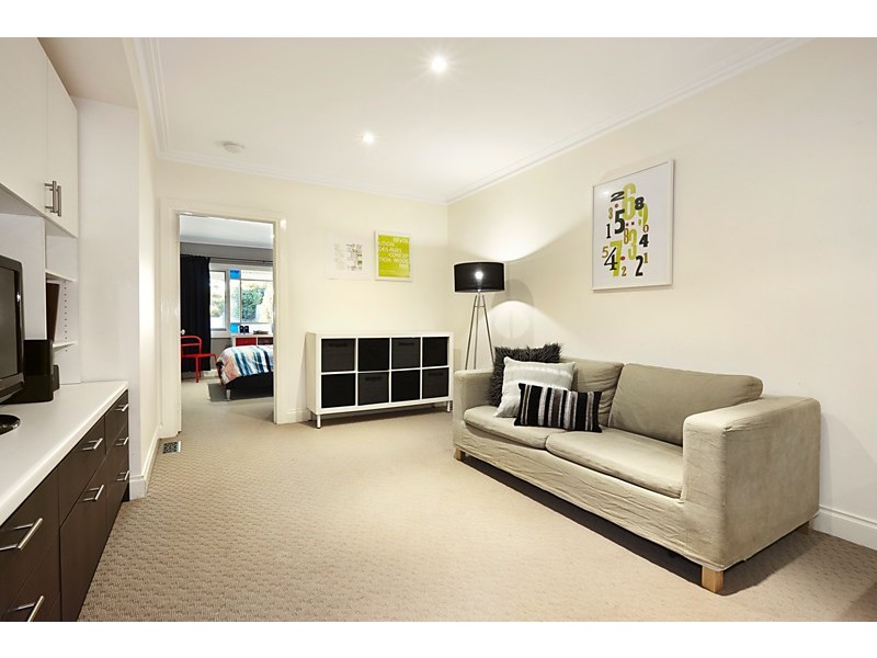 18 Victoria Avenue, Mitcham VIC 3132