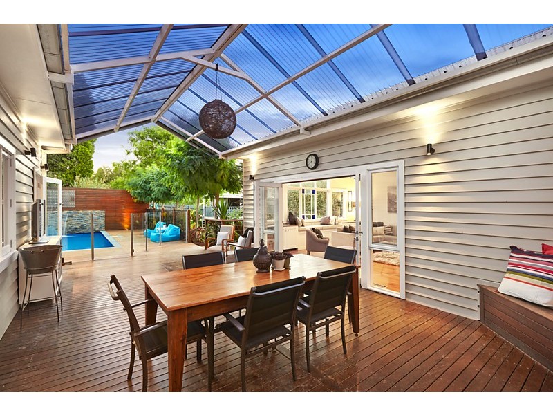 18 Victoria Avenue, Mitcham VIC 3132