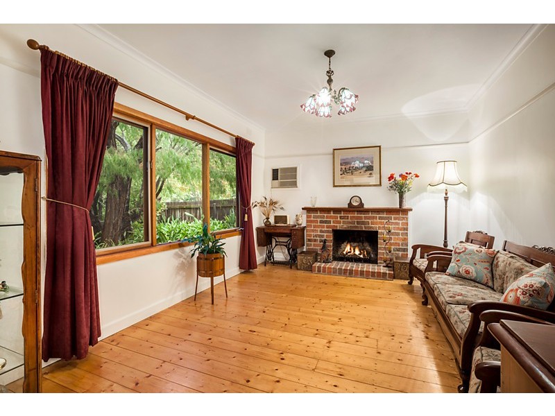 33 Alwyn Street, Mitcham VIC 3132