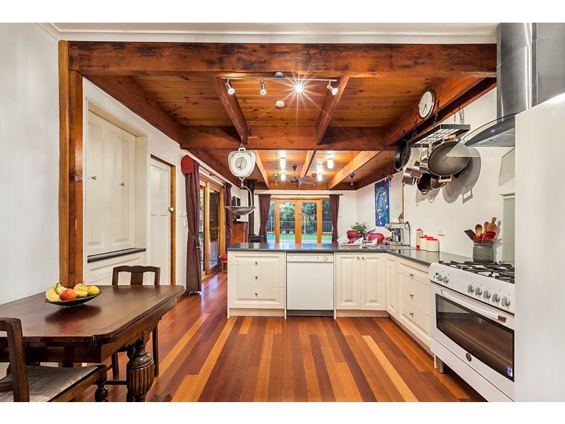 33 Alwyn Street, Mitcham VIC 3132