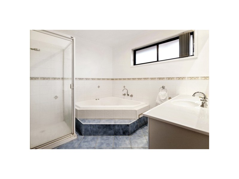 6 Oakleaf Court, Ringwood VIC 3134