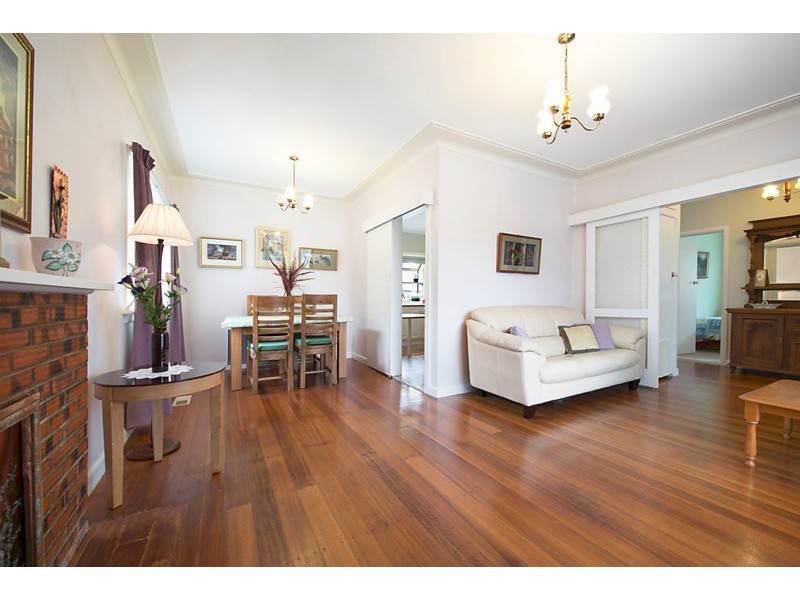 1/7 Vanbrook Street, Forest Hill VIC 3131