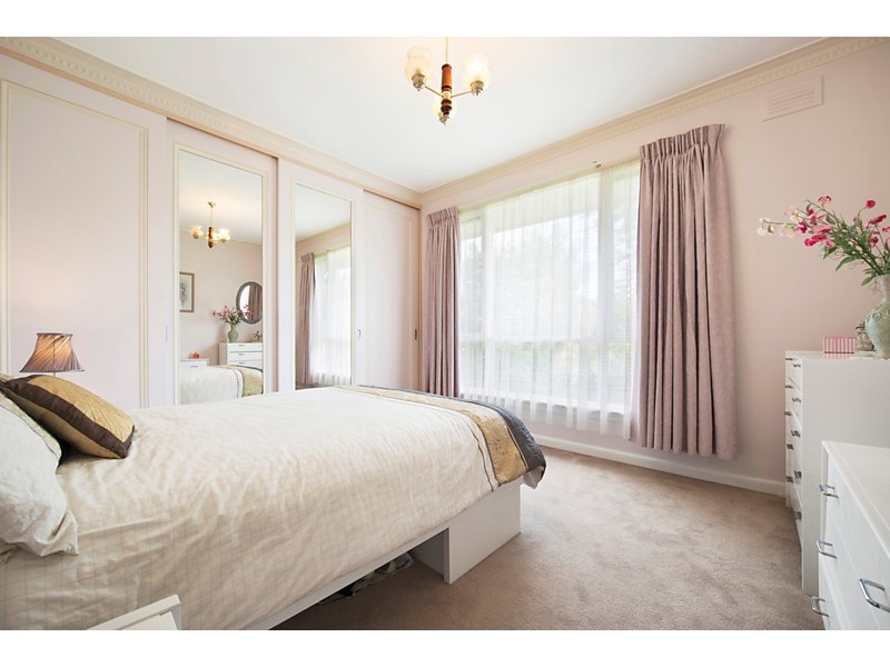 1/7 Vanbrook Street, Forest Hill VIC 3131