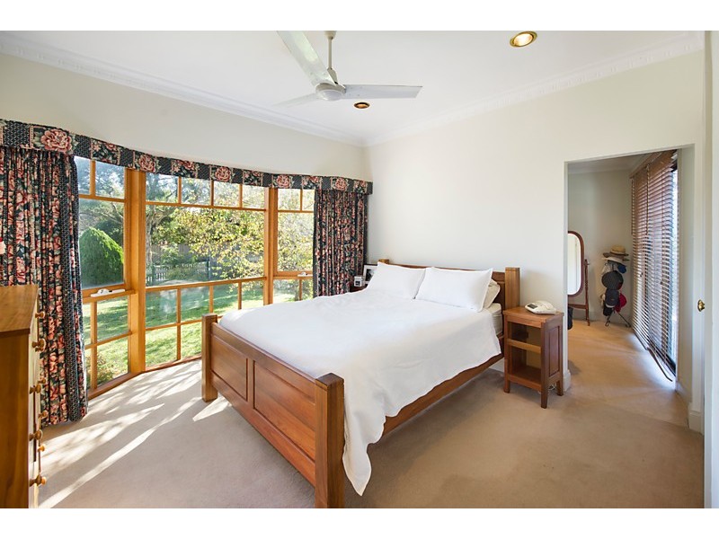 64 Rosstrevor Crescent, Mitcham VIC 3132