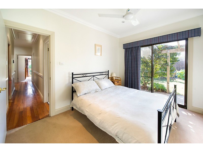 64 Rosstrevor Crescent, Mitcham VIC 3132
