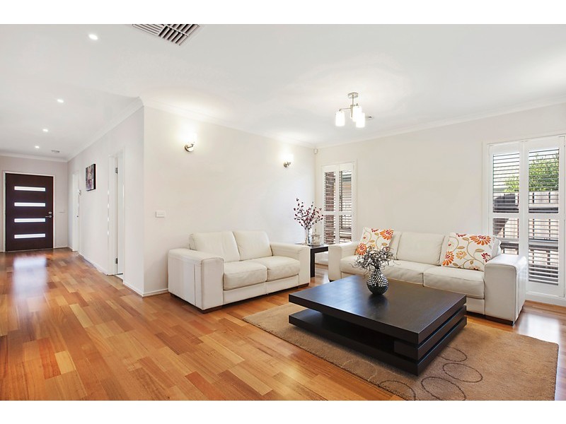 9 Dundee Street, Blackburn South VIC 3130