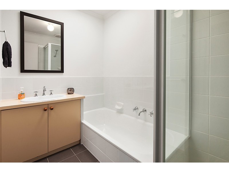 2/194 Surrey Road, Blackburn VIC 3130