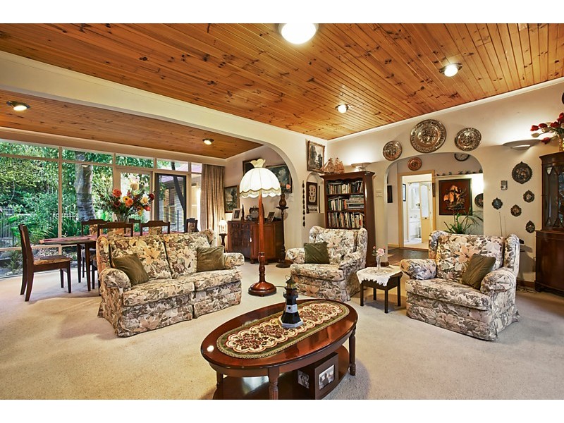 17 Sheehans Road, Blackburn VIC 3130