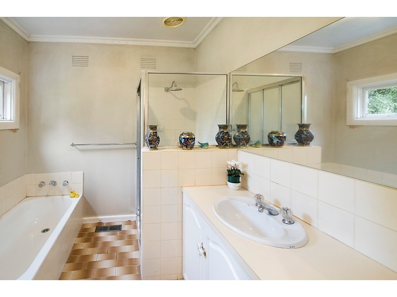 33 Orient Avenue, Mitcham VIC 3132