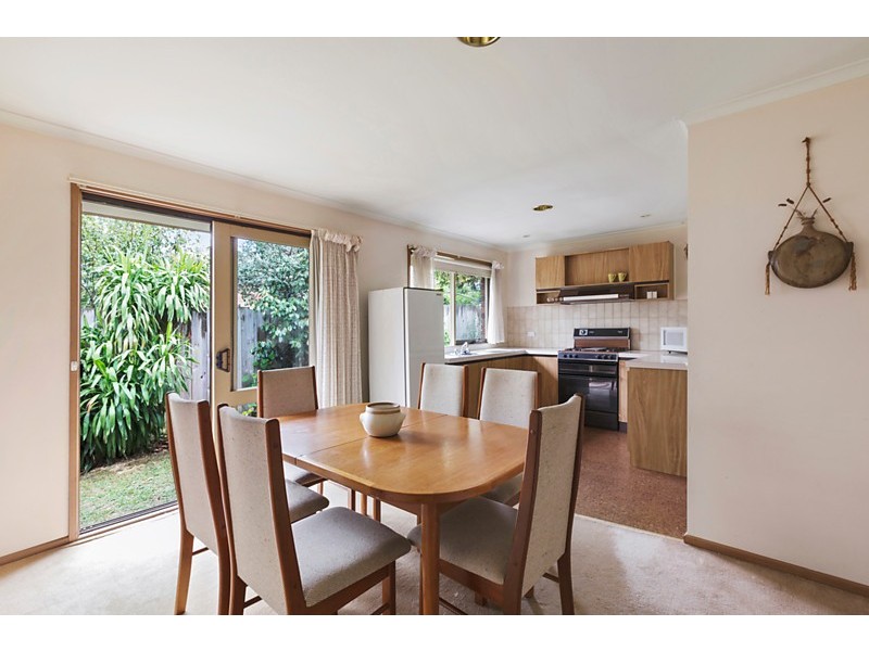 2/3 Barrina Street, Blackburn South VIC 3130