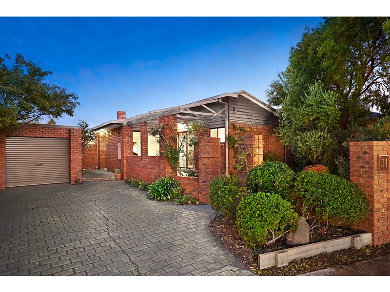 31 Lincoln Street, Burwood East VIC 3151