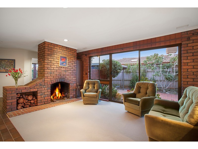 31 Lincoln Street, Burwood East VIC 3151