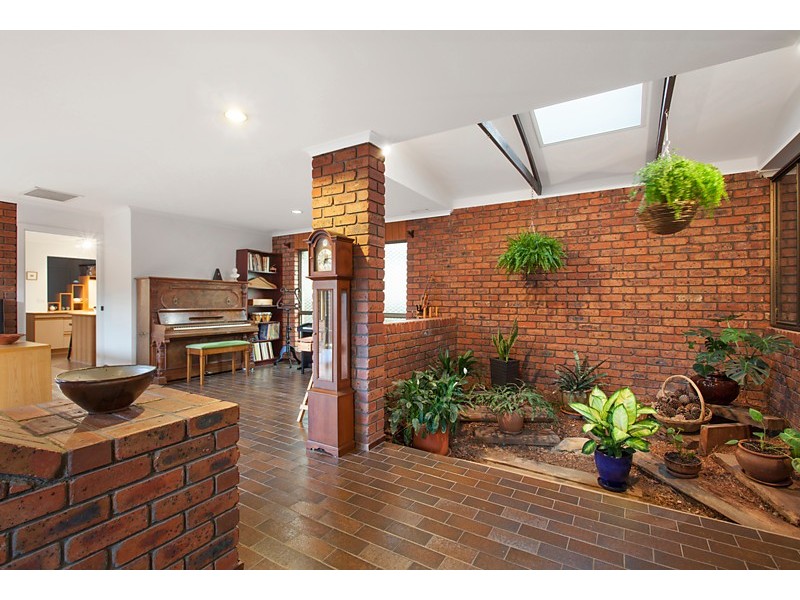 31 Lincoln Street, Burwood East VIC 3151