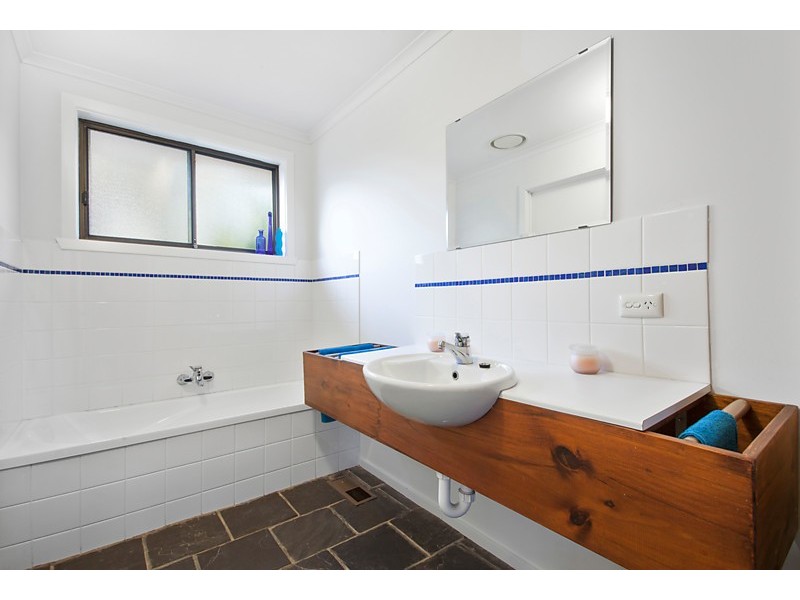 31 Lincoln Street, Burwood East VIC 3151