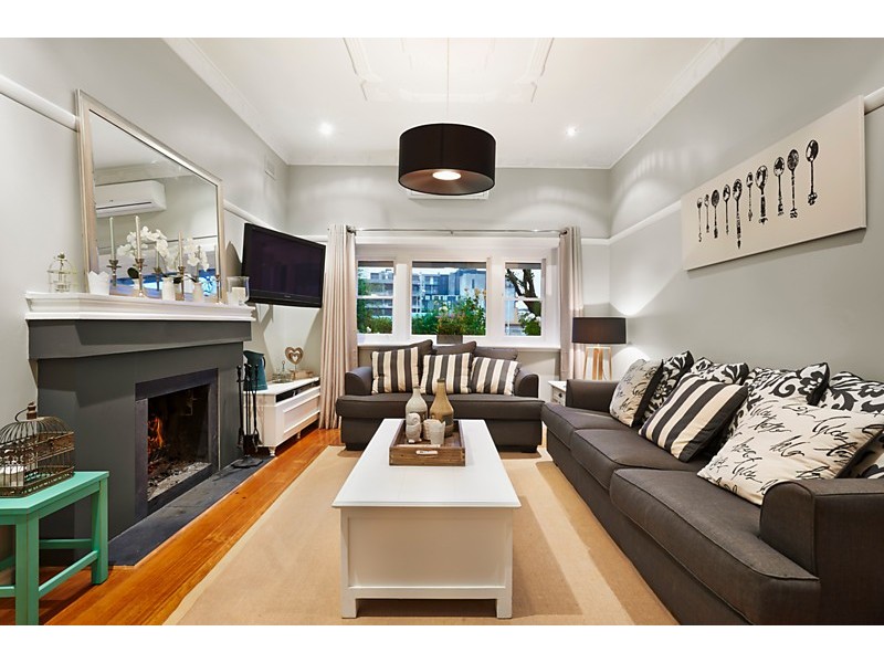 8 Calcutta Street, Mitcham VIC 3132