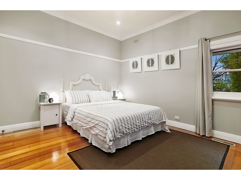 8 Calcutta Street, Mitcham VIC 3132