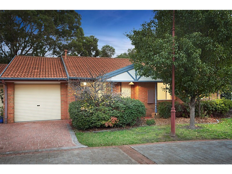 16 Sandon Circuit, Forest Hill VIC 3131
