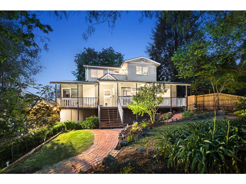 4 Prince Edward Avenue, Mitcham VIC 3132